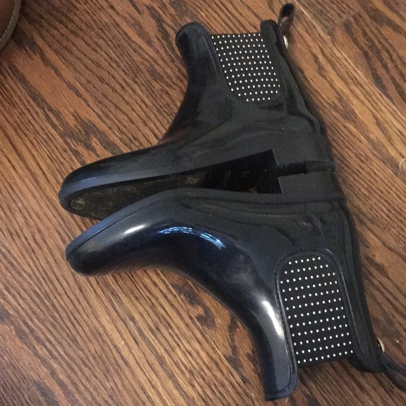 17. Black Guess Chelsea Style Rainboots🖤 - Picture 7 of 8